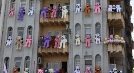 Batman'daki AFAD Binası 23 Nisan'da Oyuncak Ayılarla Donatıldı